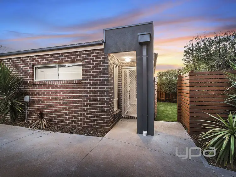 1/8 Carmarthen Close, Werribee VIC 3030