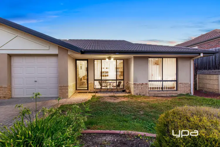 8 Mathisen Terrace, Hillside VIC 3037