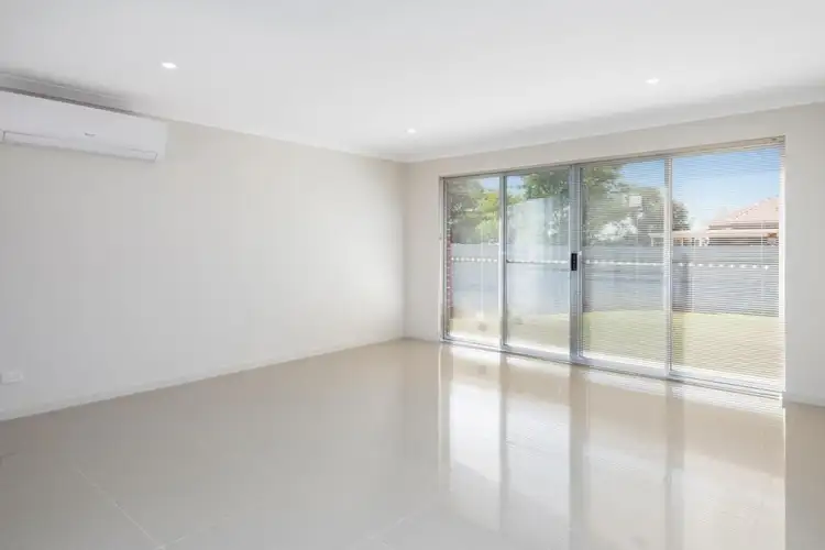 Fifth view of Homely house listing, 2/28 Smythe Drive, Broadwood WA 6430