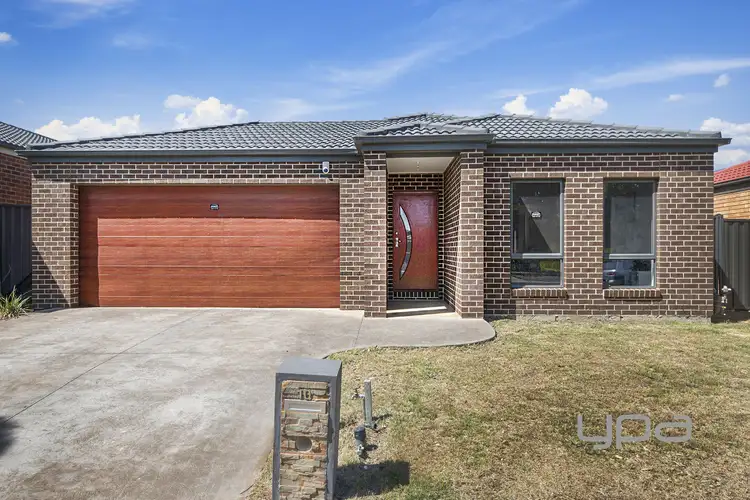 10 Cardinia Grove, Manor Lakes VIC 3024
