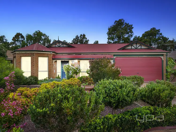 5 Endeavour Place, Melton West VIC 3337