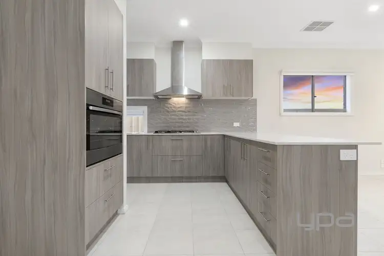 Seventh view of Homely house listing, 16 Cinnamara Circuit, Tarneit VIC 3029