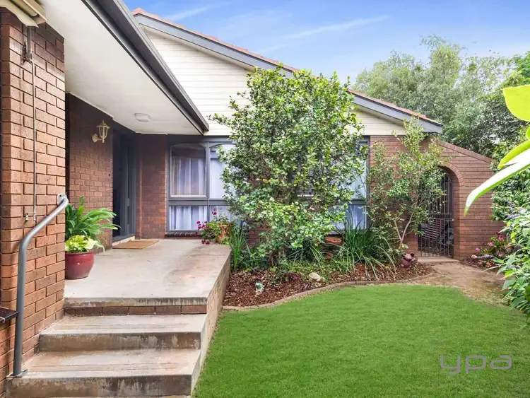 Second view of Homely house listing, 2 Wallaroo Square, Werribee VIC 3030
