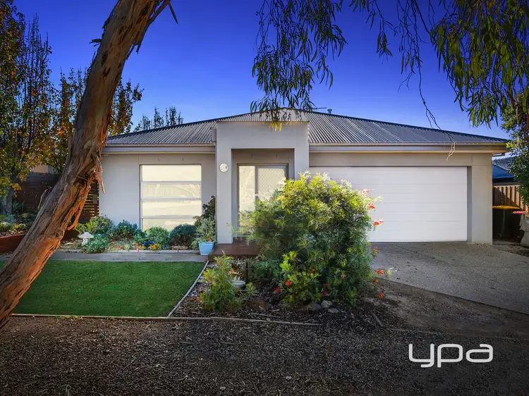 6 Simmons Drive, Bacchus Marsh VIC 3340