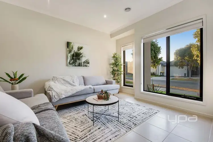 Third view of Homely house listing, 4 Lemon Myrtle Way, Craigieburn VIC 3064