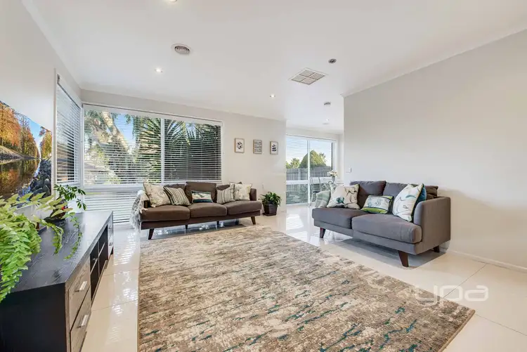 Third view of Homely house listing, 6 Salcombe Court, Craigieburn VIC 3064