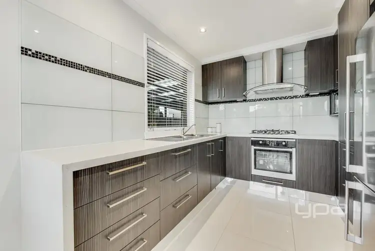 Fourth view of Homely house listing, 6 Salcombe Court, Craigieburn VIC 3064