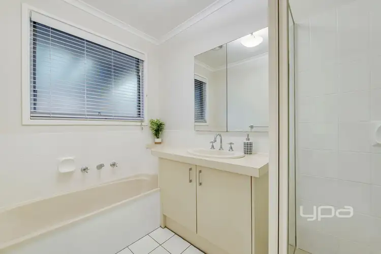 Sixth view of Homely house listing, 6 Salcombe Court, Craigieburn VIC 3064