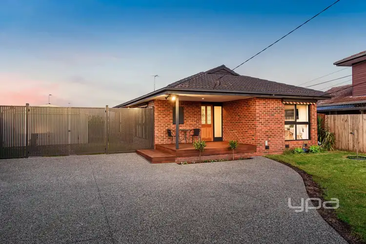 8 Koonalda Road, Gladstone Park VIC 3043
