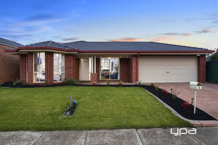 4 Charlesworth Crescent, Burnside VIC 3023