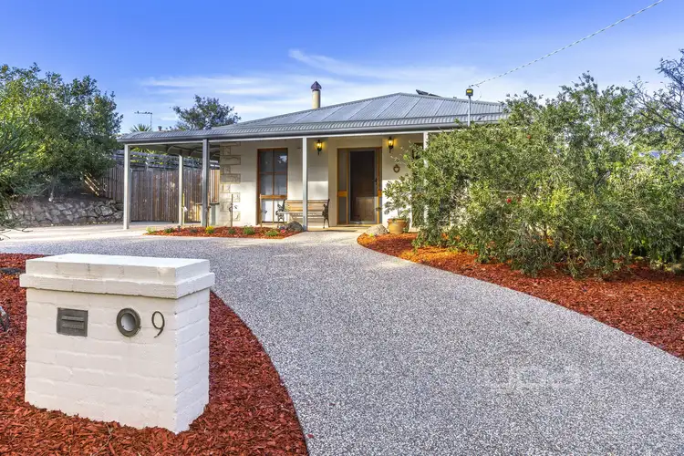 9 Fenton Avenue, Rosebud VIC 3939
