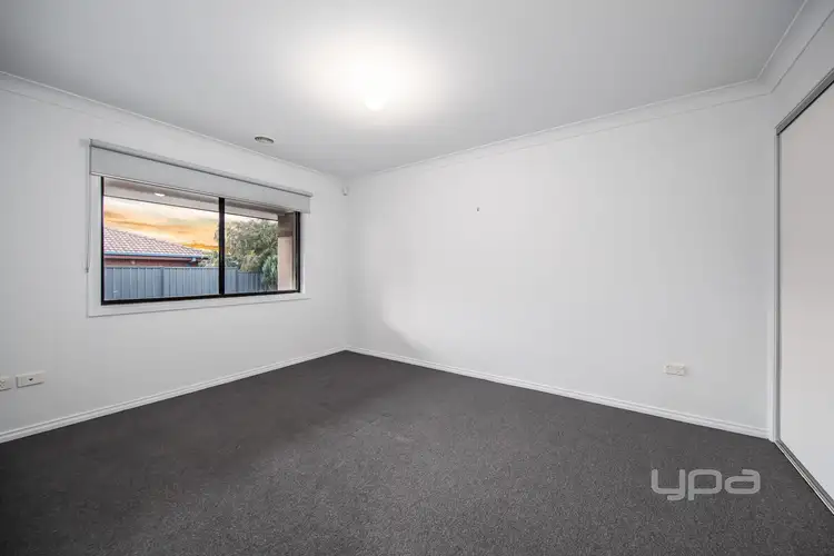 Fifth view of Homely house listing, 3 Kinley Place, Hillside VIC 3037