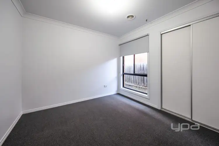 Seventh view of Homely house listing, 3 Kinley Place, Hillside VIC 3037