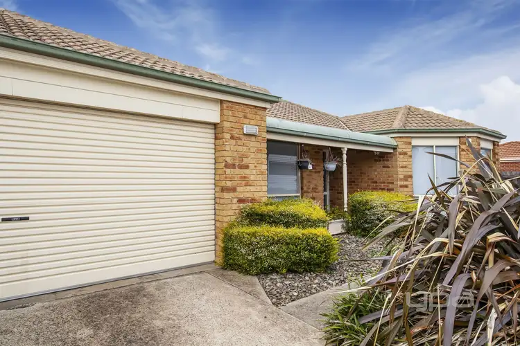 6 Corama Court, Sydenham VIC 3037