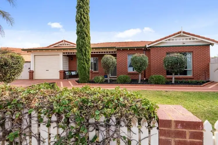 2A Tindals Crescent, Hannans WA 6430