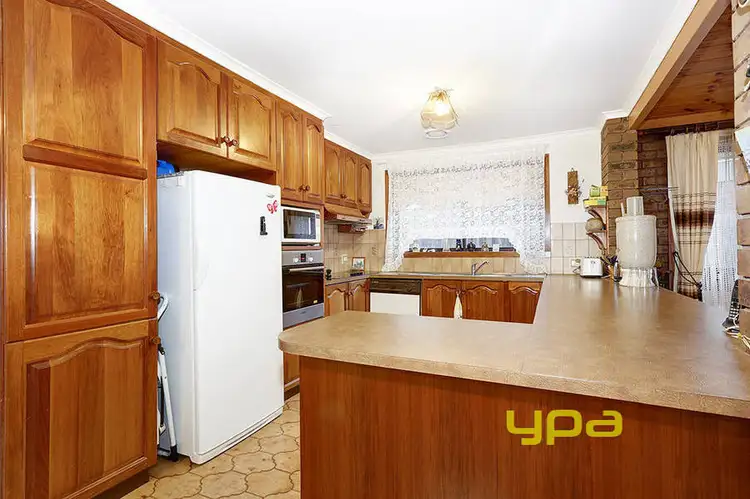 Second view of Homely house listing, 6 Pia Court, Taylors Lakes VIC 3038