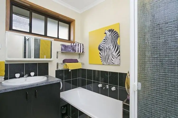 Sixth view of Homely house listing, 15 Stanford Court, Sunbury VIC 3429