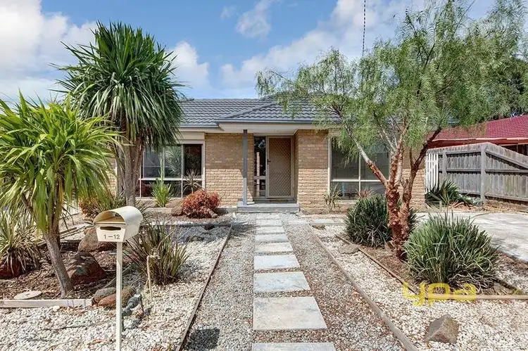1/12 Waratah Street, Melton South VIC 3338