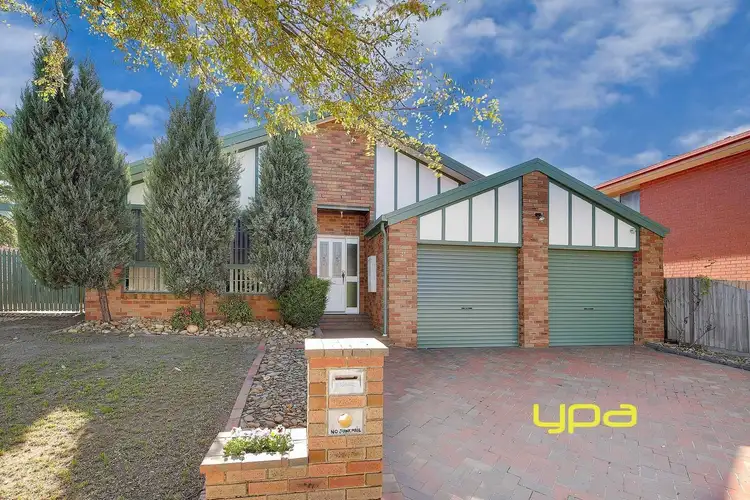 9 Pinnock Avenue, Roxburgh Park VIC 3064