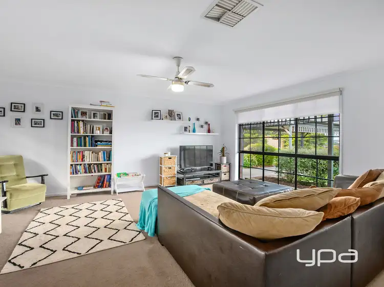 Second view of Homely house listing, 6 Cashmore Court, Bacchus Marsh VIC 3340