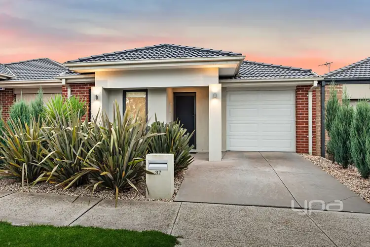 Main view of Homely house listing, 37 Travers Street, Craigieburn VIC 3064
