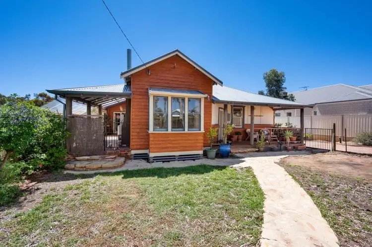 6 Ward Street, Lamington WA 6430