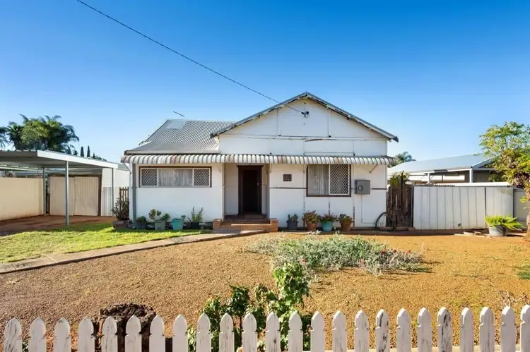 101 Campbell Street, Lamington WA 6430