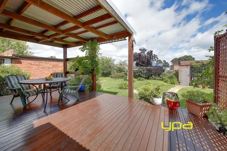 52 Hales Crescent, Jacana VIC 3047