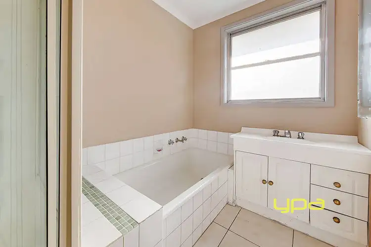 Third view of Homely house listing, 5 Winton Court, Broadmeadows VIC 3047