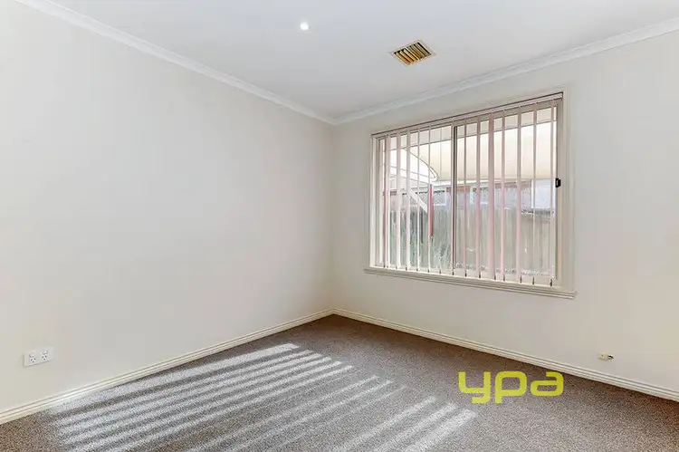 Seventh view of Homely house listing, 8 Shale Court, Delahey VIC 3037