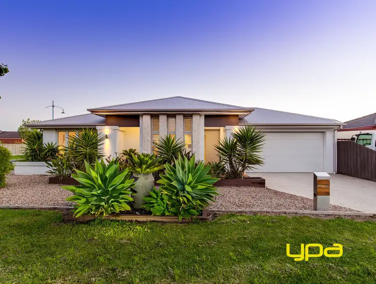 15 Flagstaff Lane, Taylors Hill VIC 3037