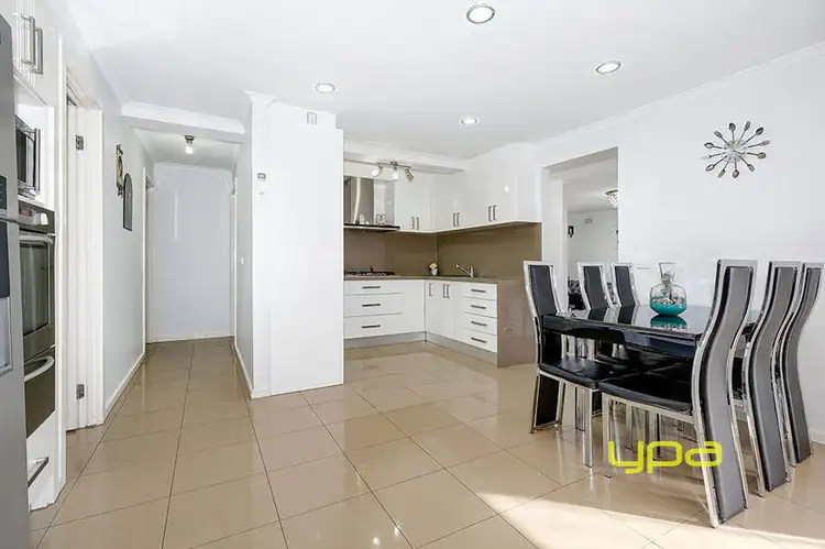 16 Malmsbury Drive, Meadow Heights VIC 3048