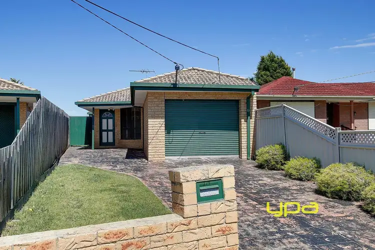 2/9 Berringa Court, Meadow Heights VIC 3048