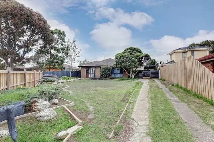 8 Denver Court, Meadow Heights VIC 3048