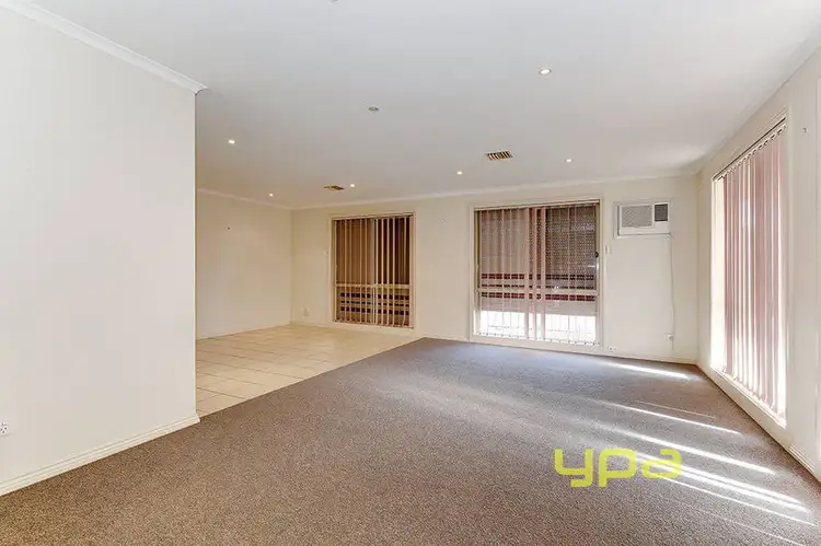Fourth view of Homely house listing, 8 Shale Court, Delahey VIC 3037