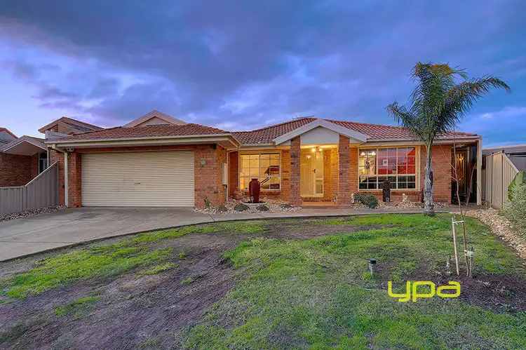 6 Robinson Court, Delahey VIC 3037