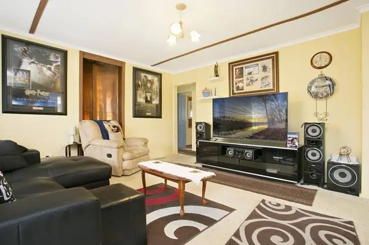 Second view of Homely house listing, 10 Lindsay Avenue, Sunbury VIC 3429