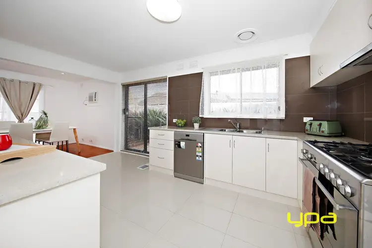 Fifth view of Homely house listing, 5 Garry Court, Kings Park VIC 3021