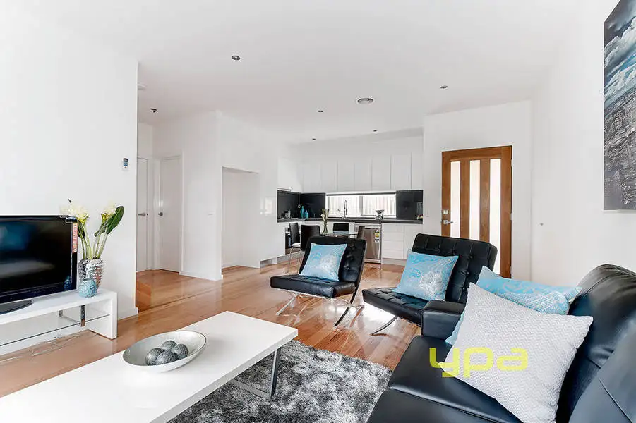 Main view of Homely townhouse listing, 2/124 Normanby Avenue, Thornbury VIC 3071