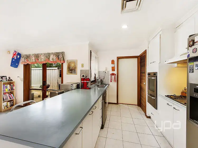 Fourth view of Homely house listing, 9 Nadur Court, St Albans VIC 3021