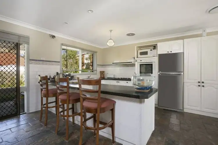 Second view of Homely house listing, 5 Bonny Brae Court, Sunbury VIC 3429