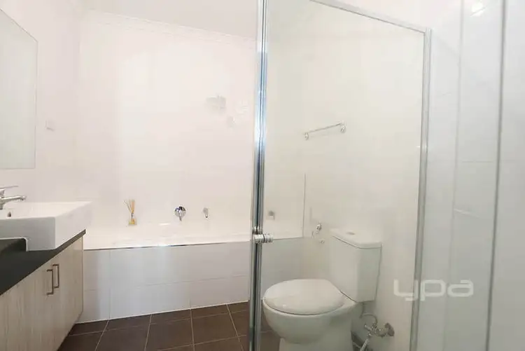 Fifth view of Homely unit listing, 1/19 Positano Way, Lalor VIC 3075