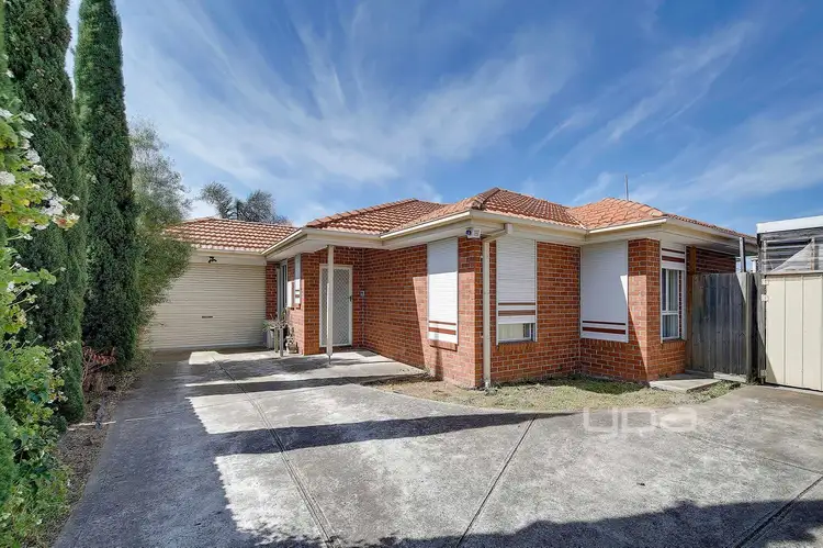 2/16 Ortolan Avenue, Broadmeadows VIC 3047