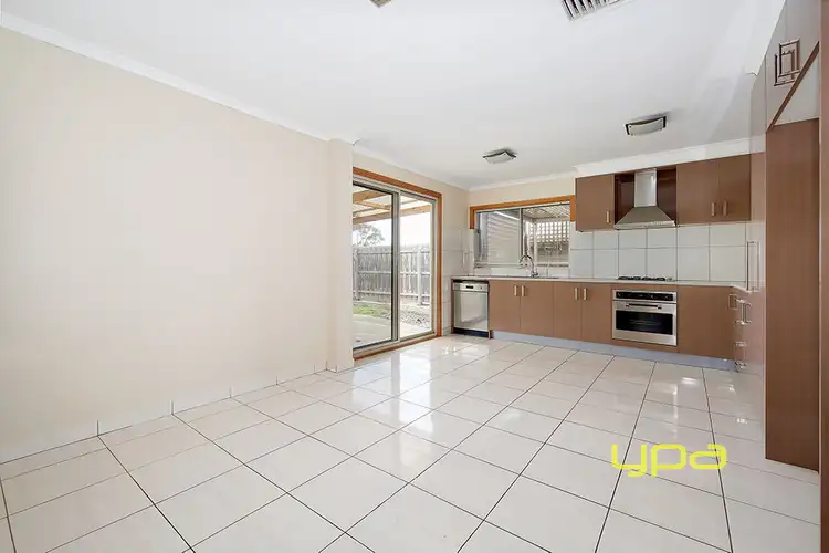 Fifth view of Homely house listing, 16 Canadian Court, Meadow Heights VIC 3048