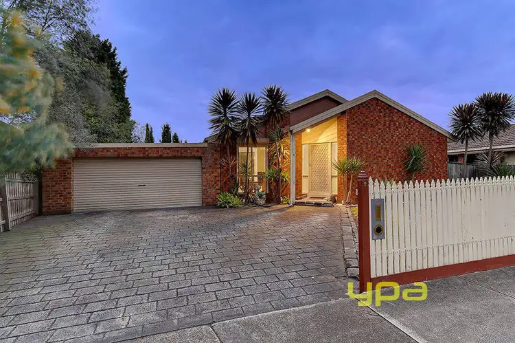 2 Hinkler Drive, Mill Park VIC 3082