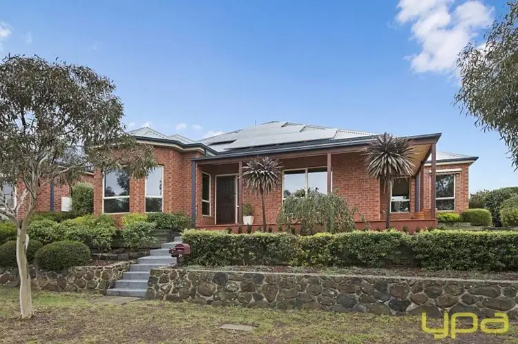4 Hilltop Court, Sunbury VIC 3429