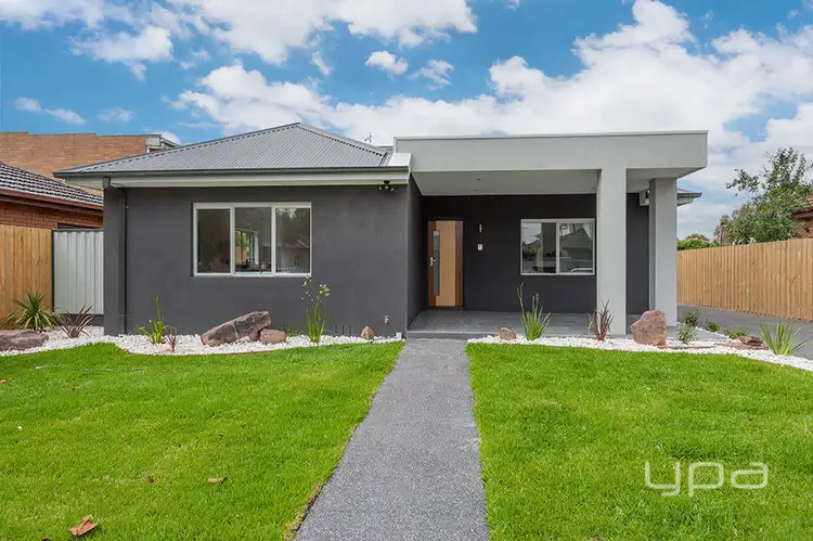 Main view of Homely unit listing, 1/23 Gloucester Street, Hadfield VIC 3046