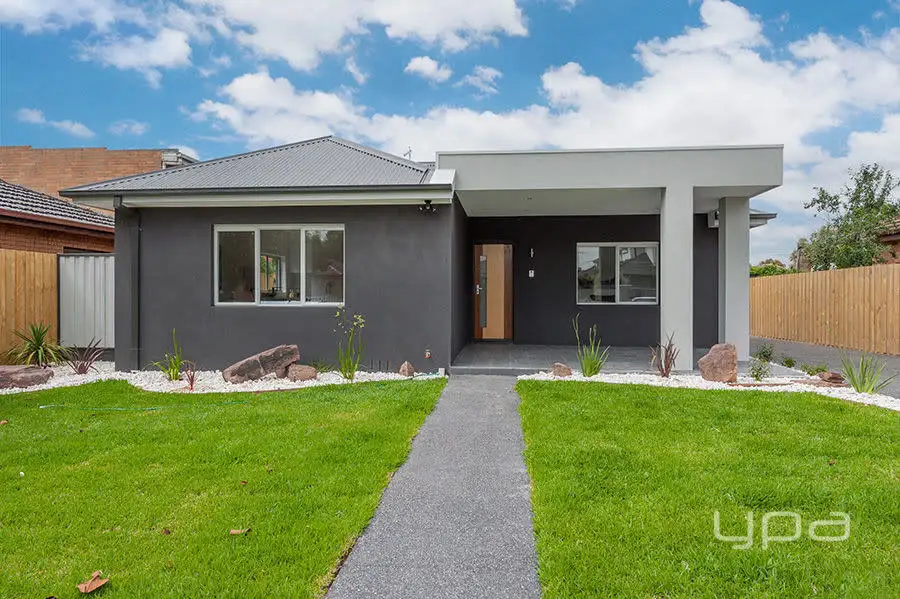 Main view of Homely unit listing, 1/23 Gloucester Street, Hadfield VIC 3046