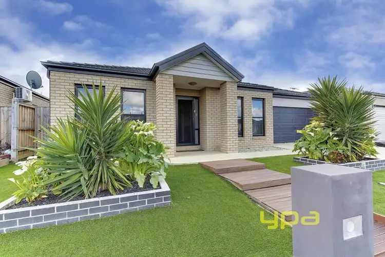 Second view of Homely house listing, 16 Evadene Drive, Tarneit VIC 3029