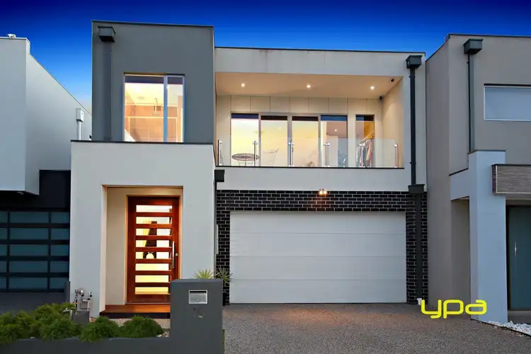 18 Marine Parade, Caroline Springs VIC 3023